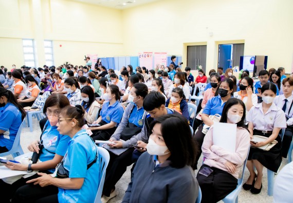 ภาพกิจกรรม  คณะวิทยาศาสตร์และเทคโนโลยี มหาวิทยาลัยราชภัฏกำแพงเพชร ร่วมกับ มูลนิธิถันยรักษ์ในพระราชนูปถัมภ์สมเด็จพระศรีนครินทราบรมราชชนนี (สมเด็จย่า) จัดกิจกรรมสัมมนาวิชาการ เนื่องในวันมะเร็งเต้านมสากล