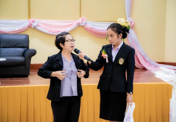 ภาพกิจกรรม  คณะวิทยาศาสตร์และเทคโนโลยี มหาวิทยาลัยราชภัฏกำแพงเพชร ร่วมกับ มูลนิธิถันยรักษ์ในพระราชนูปถัมภ์สมเด็จพระศรีนครินทราบรมราชชนนี (สมเด็จย่า) จัดกิจกรรมสัมมนาวิชาการ เนื่องในวันมะเร็งเต้านมสากล