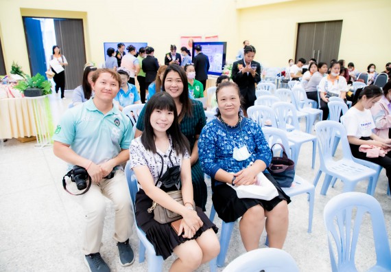 ภาพกิจกรรม  คณะวิทยาศาสตร์และเทคโนโลยี มหาวิทยาลัยราชภัฏกำแพงเพชร ร่วมกับ มูลนิธิถันยรักษ์ในพระราชนูปถัมภ์สมเด็จพระศรีนครินทราบรมราชชนนี (สมเด็จย่า) จัดกิจกรรมสัมมนาวิชาการ เนื่องในวันมะเร็งเต้านมสากล