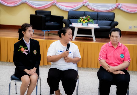 ภาพกิจกรรม  คณะวิทยาศาสตร์และเทคโนโลยี มหาวิทยาลัยราชภัฏกำแพงเพชร ร่วมกับ มูลนิธิถันยรักษ์ในพระราชนูปถัมภ์สมเด็จพระศรีนครินทราบรมราชชนนี (สมเด็จย่า) จัดกิจกรรมสัมมนาวิชาการ เนื่องในวันมะเร็งเต้านมสากล