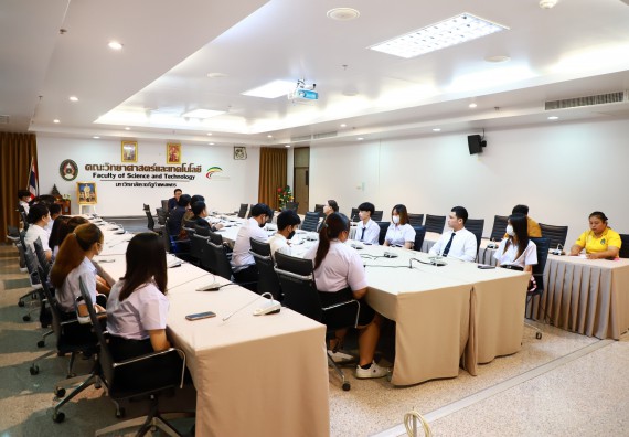 ภาพกิจกรรม  หลักสูตรนวัตกรรมและธุรกิจอาหาร คณะวิทยาศาสตร์และเทคโนโลยีมอบทุนการศึกษาแรกเข้าแก่นักศึกษาของหลักสูตร