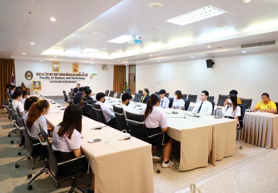 ภาพกิจกรรม  หลักสูตรนวัตกรรมและธุรกิจอาหาร คณะวิทยาศาสตร์และเทคโนโลยีมอบทุนการศึกษาแรกเข้าแก่นักศึกษาของหลักสูตร