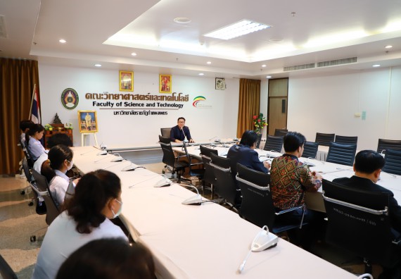 ภาพกิจกรรม  หลักสูตรนวัตกรรมและธุรกิจอาหาร คณะวิทยาศาสตร์และเทคโนโลยีมอบทุนการศึกษาแรกเข้าแก่นักศึกษาของหลักสูตร