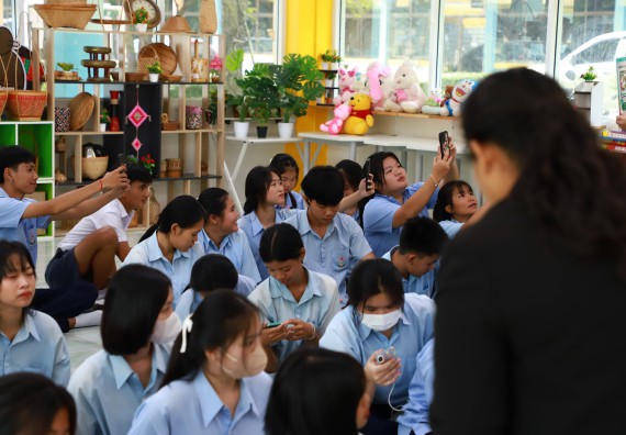 คณะวิทยาศาสตร์และเทคโนโลยี จัดค่ายวิทยาศาสตร์สัญจร ปีการศึกษา 2566 โรงเรียนมัธยมพัชรกิติยาภา 2 กำแพงเพชร