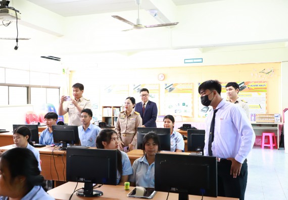 คณะวิทยาศาสตร์และเทคโนโลยี จัดค่ายวิทยาศาสตร์สัญจร ปีการศึกษา 2566 โรงเรียนมัธยมพัชรกิติยาภา 2 กำแพงเพชร