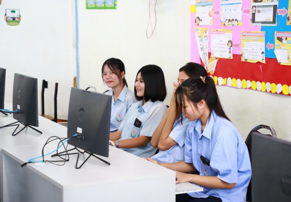 คณะวิทยาศาสตร์และเทคโนโลยี จัดค่ายวิทยาศาสตร์สัญจร ปีการศึกษา 2566 โรงเรียนมัธยมพัชรกิติยาภา 2 กำแพงเพชร