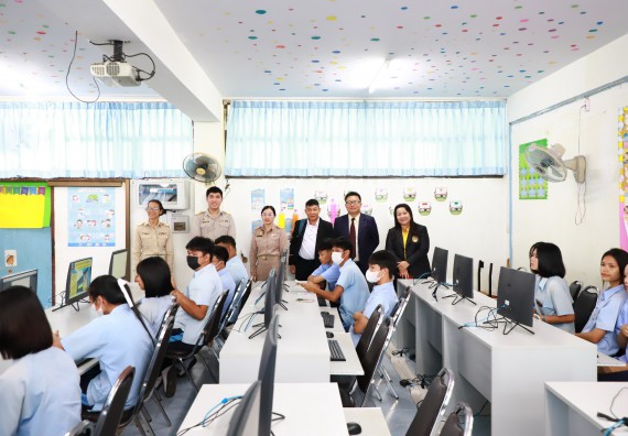 คณะวิทยาศาสตร์และเทคโนโลยี จัดค่ายวิทยาศาสตร์สัญจร ปีการศึกษา 2566 โรงเรียนมัธยมพัชรกิติยาภา 2 กำแพงเพชร