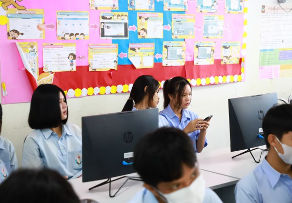 คณะวิทยาศาสตร์และเทคโนโลยี จัดค่ายวิทยาศาสตร์สัญจร ปีการศึกษา 2566 โรงเรียนมัธยมพัชรกิติยาภา 2 กำแพงเพชร