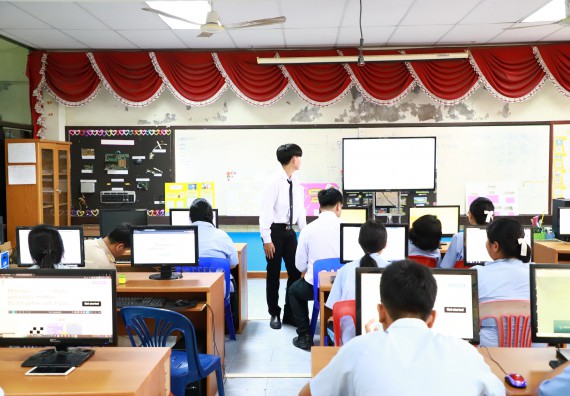 คณะวิทยาศาสตร์และเทคโนโลยี จัดค่ายวิทยาศาสตร์สัญจร ปีการศึกษา 2566 โรงเรียนมัธยมพัชรกิติยาภา 2 กำแพงเพชร