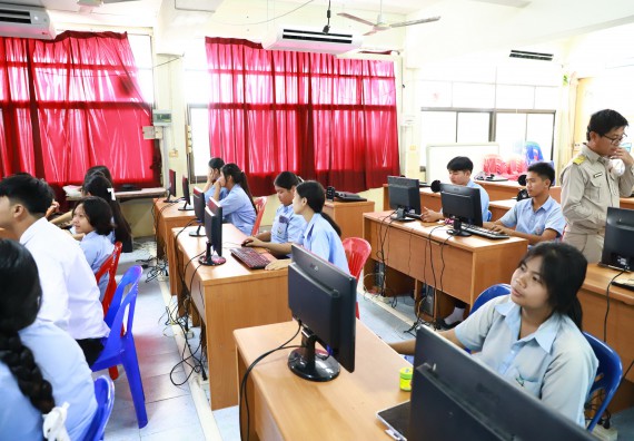 คณะวิทยาศาสตร์และเทคโนโลยี จัดค่ายวิทยาศาสตร์สัญจร ปีการศึกษา 2566 โรงเรียนมัธยมพัชรกิติยาภา 2 กำแพงเพชร