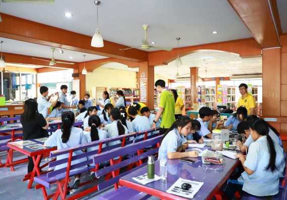 คณะวิทยาศาสตร์และเทคโนโลยี จัดค่ายวิทยาศาสตร์สัญจร ปีการศึกษา 2566 โรงเรียนมัธยมพัชรกิติยาภา 2 กำแพงเพชร