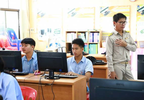 คณะวิทยาศาสตร์และเทคโนโลยี จัดค่ายวิทยาศาสตร์สัญจร ปีการศึกษา 2566 โรงเรียนมัธยมพัชรกิติยาภา 2 กำแพงเพชร