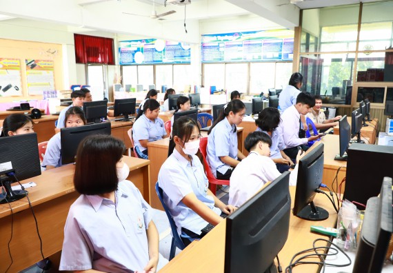 คณะวิทยาศาสตร์และเทคโนโลยี จัดค่ายวิทยาศาสตร์สัญจร ปีการศึกษา 2566 โรงเรียนมัธยมพัชรกิติยาภา 2 กำแพงเพชร