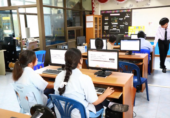 คณะวิทยาศาสตร์และเทคโนโลยี จัดค่ายวิทยาศาสตร์สัญจร ปีการศึกษา 2566 โรงเรียนมัธยมพัชรกิติยาภา 2 กำแพงเพชร