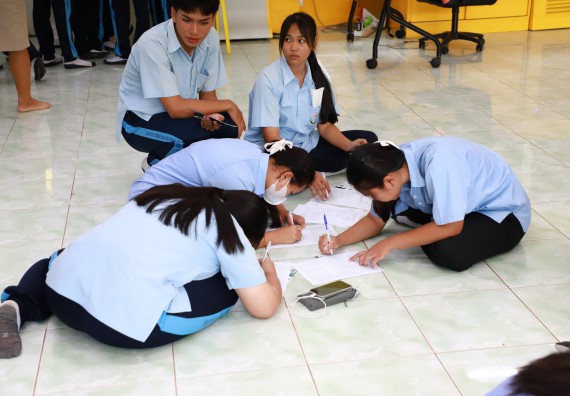 คณะวิทยาศาสตร์และเทคโนโลยี จัดค่ายวิทยาศาสตร์สัญจร ปีการศึกษา 2566 โรงเรียนมัธยมพัชรกิติยาภา 2 กำแพงเพชร