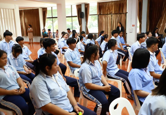 ภาพกิจกรรม   คณะวิทยาศาสตร์และเทคโนโลยี จัดค่ายวิทยาศาสตร์สัญจร ปีการศึกษา 2566  โรงเรียนวังไทรวิทยาคม