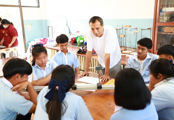 ภาพกิจกรรม   คณะวิทยาศาสตร์และเทคโนโลยี จัดค่ายวิทยาศาสตร์สัญจร ปีการศึกษา 2566  โรงเรียนวังไทรวิทยาคม