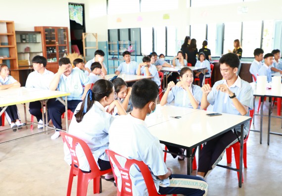 ภาพกิจกรรม   คณะวิทยาศาสตร์และเทคโนโลยี จัดค่ายวิทยาศาสตร์สัญจร ปีการศึกษา 2566  โรงเรียนวังไทรวิทยาคม