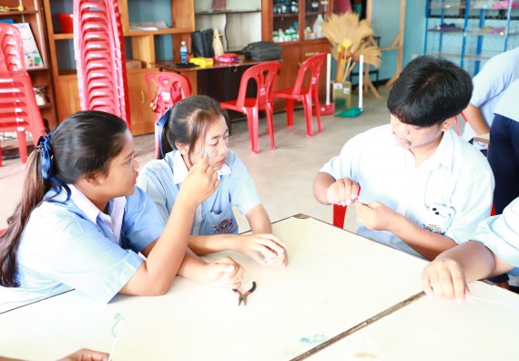 ภาพกิจกรรม   คณะวิทยาศาสตร์และเทคโนโลยี จัดค่ายวิทยาศาสตร์สัญจร ปีการศึกษา 2566  โรงเรียนวังไทรวิทยาคม