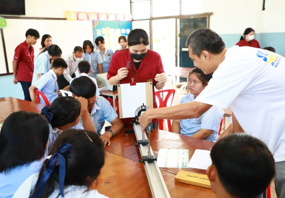 ภาพกิจกรรม   คณะวิทยาศาสตร์และเทคโนโลยี จัดค่ายวิทยาศาสตร์สัญจร ปีการศึกษา 2566  โรงเรียนวังไทรวิทยาคม