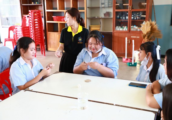 ภาพกิจกรรม   คณะวิทยาศาสตร์และเทคโนโลยี จัดค่ายวิทยาศาสตร์สัญจร ปีการศึกษา 2566  โรงเรียนวังไทรวิทยาคม