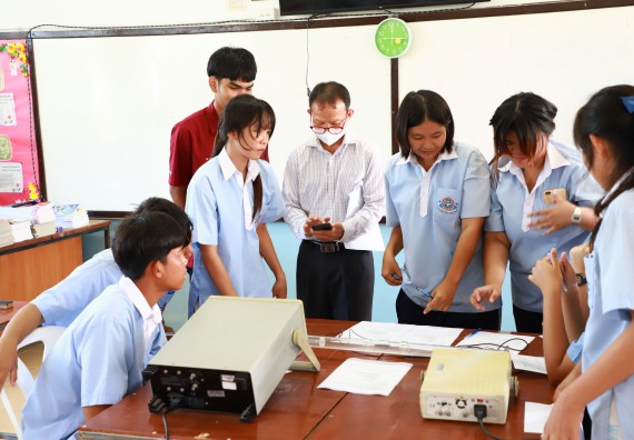 ภาพกิจกรรม   คณะวิทยาศาสตร์และเทคโนโลยี จัดค่ายวิทยาศาสตร์สัญจร ปีการศึกษา 2566  โรงเรียนวังไทรวิทยาคม