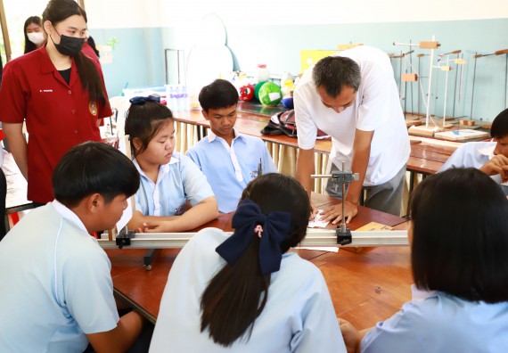 ภาพกิจกรรม   คณะวิทยาศาสตร์และเทคโนโลยี จัดค่ายวิทยาศาสตร์สัญจร ปีการศึกษา 2566  โรงเรียนวังไทรวิทยาคม