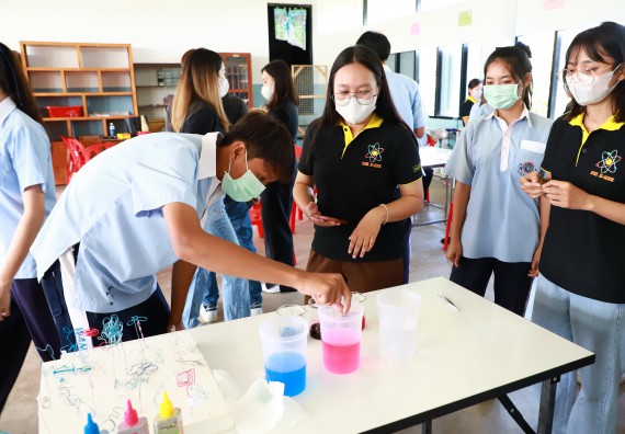 ภาพกิจกรรม   คณะวิทยาศาสตร์และเทคโนโลยี จัดค่ายวิทยาศาสตร์สัญจร ปีการศึกษา 2566  โรงเรียนวังไทรวิทยาคม