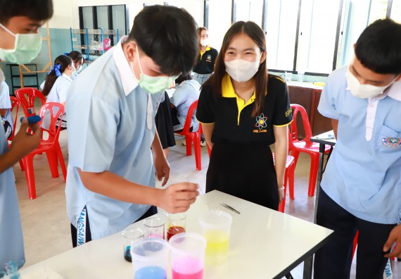 ภาพกิจกรรม   คณะวิทยาศาสตร์และเทคโนโลยี จัดค่ายวิทยาศาสตร์สัญจร ปีการศึกษา 2566  โรงเรียนวังไทรวิทยาคม