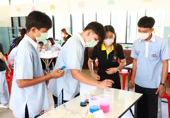 ภาพกิจกรรม   คณะวิทยาศาสตร์และเทคโนโลยี จัดค่ายวิทยาศาสตร์สัญจร ปีการศึกษา 2566  โรงเรียนวังไทรวิทยาคม