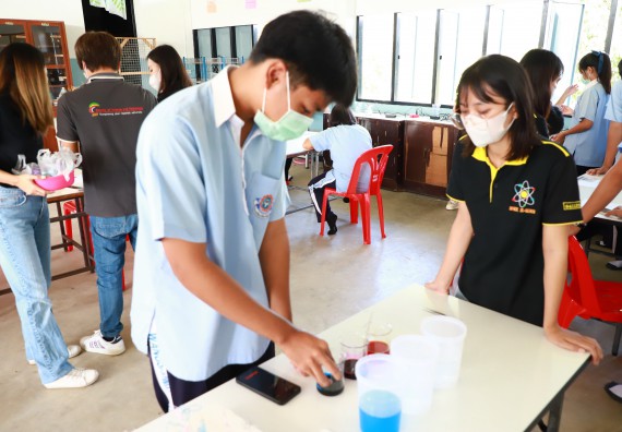 ภาพกิจกรรม   คณะวิทยาศาสตร์และเทคโนโลยี จัดค่ายวิทยาศาสตร์สัญจร ปีการศึกษา 2566  โรงเรียนวังไทรวิทยาคม