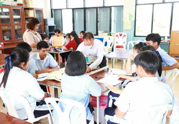 ภาพกิจกรรม   คณะวิทยาศาสตร์และเทคโนโลยี จัดค่ายวิทยาศาสตร์สัญจร ปีการศึกษา 2566  โรงเรียนวังไทรวิทยาคม