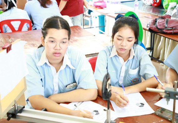 ภาพกิจกรรม   คณะวิทยาศาสตร์และเทคโนโลยี จัดค่ายวิทยาศาสตร์สัญจร ปีการศึกษา 2566  โรงเรียนวังไทรวิทยาคม