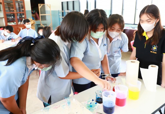 ภาพกิจกรรม   คณะวิทยาศาสตร์และเทคโนโลยี จัดค่ายวิทยาศาสตร์สัญจร ปีการศึกษา 2566  โรงเรียนวังไทรวิทยาคม