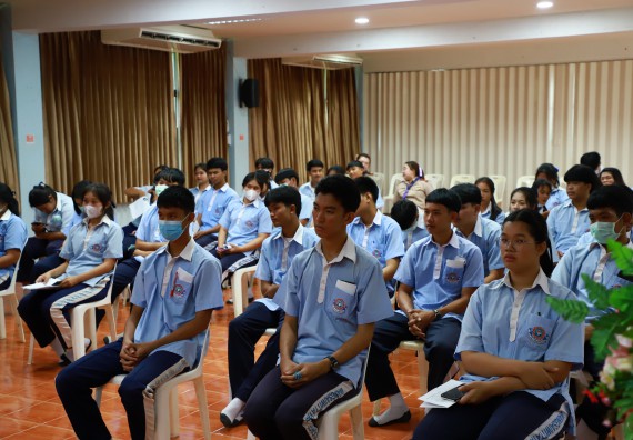 ภาพกิจกรรม   คณะวิทยาศาสตร์และเทคโนโลยี จัดค่ายวิทยาศาสตร์สัญจร ปีการศึกษา 2566  โรงเรียนวังไทรวิทยาคม