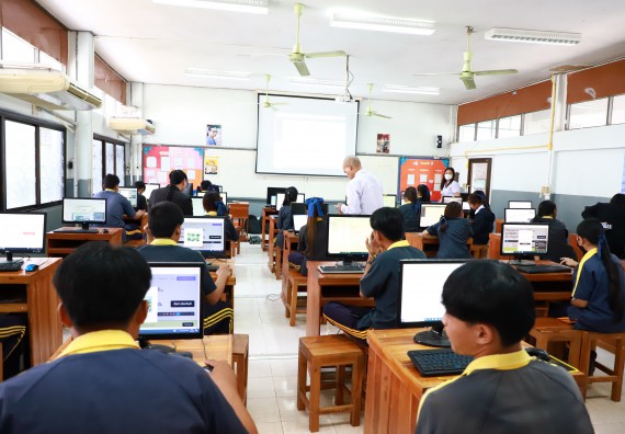 คณะวิทยาศาสตร์และเทคโนโลยี จัดค่ายวิทยาศาสตร์สัญจร ปีการศึกษา 2566  โรงเรียนเรืองวิทย์พิทยาคม