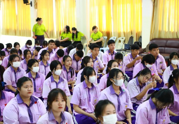 ภาพกิจกรรม  คณะวิทยาศาสตร์และเทคโนโลยี จัดค่ายวิทยาศาสตร์สัญจร ปีการศึกษา 2566  โรงเรียนคลองขลุงราษฎร์รังสรรค์