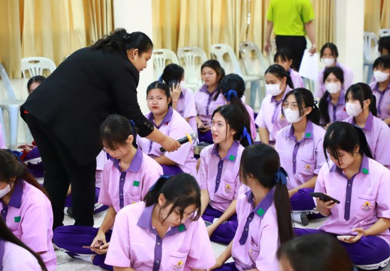 ภาพกิจกรรม  คณะวิทยาศาสตร์และเทคโนโลยี จัดค่ายวิทยาศาสตร์สัญจร ปีการศึกษา 2566  โรงเรียนคลองขลุงราษฎร์รังสรรค์