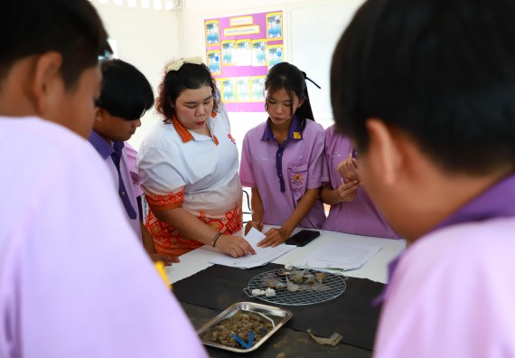 ภาพกิจกรรม  คณะวิทยาศาสตร์และเทคโนโลยี จัดค่ายวิทยาศาสตร์สัญจร ปีการศึกษา 2566  โรงเรียนคลองขลุงราษฎร์รังสรรค์