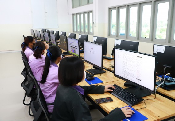 ภาพกิจกรรม  คณะวิทยาศาสตร์และเทคโนโลยี จัดค่ายวิทยาศาสตร์สัญจร ปีการศึกษา 2566  โรงเรียนคลองขลุงราษฎร์รังสรรค์