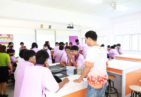 ภาพกิจกรรม  คณะวิทยาศาสตร์และเทคโนโลยี จัดค่ายวิทยาศาสตร์สัญจร ปีการศึกษา 2566  โรงเรียนคลองขลุงราษฎร์รังสรรค์