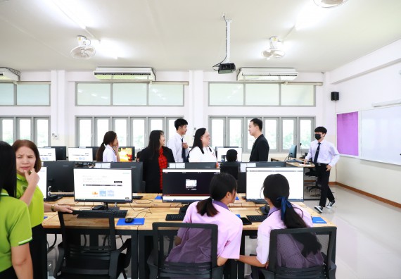 ภาพกิจกรรม  คณะวิทยาศาสตร์และเทคโนโลยี จัดค่ายวิทยาศาสตร์สัญจร ปีการศึกษา 2566  โรงเรียนคลองขลุงราษฎร์รังสรรค์