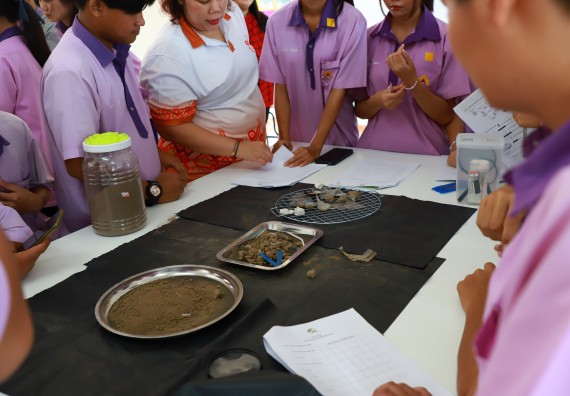 ภาพกิจกรรม  คณะวิทยาศาสตร์และเทคโนโลยี จัดค่ายวิทยาศาสตร์สัญจร ปีการศึกษา 2566  โรงเรียนคลองขลุงราษฎร์รังสรรค์