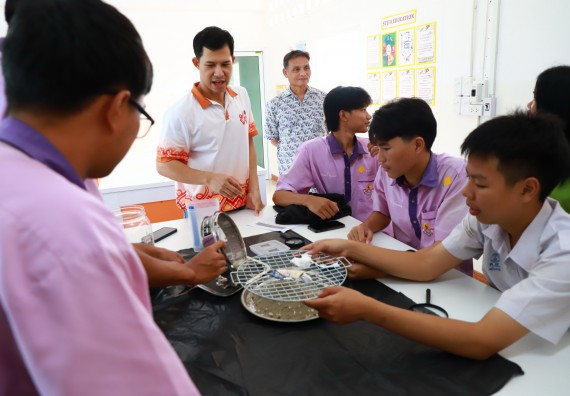 ภาพกิจกรรม  คณะวิทยาศาสตร์และเทคโนโลยี จัดค่ายวิทยาศาสตร์สัญจร ปีการศึกษา 2566  โรงเรียนคลองขลุงราษฎร์รังสรรค์