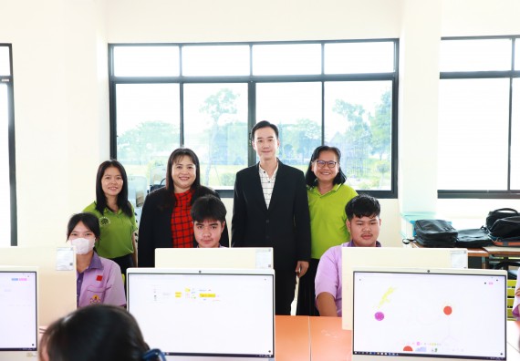 ภาพกิจกรรม  คณะวิทยาศาสตร์และเทคโนโลยี จัดค่ายวิทยาศาสตร์สัญจร ปีการศึกษา 2566  โรงเรียนคลองขลุงราษฎร์รังสรรค์