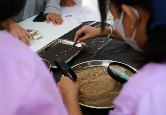 ภาพกิจกรรม  คณะวิทยาศาสตร์และเทคโนโลยี จัดค่ายวิทยาศาสตร์สัญจร ปีการศึกษา 2566  โรงเรียนคลองขลุงราษฎร์รังสรรค์