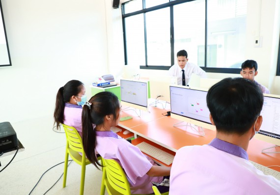 ภาพกิจกรรม  คณะวิทยาศาสตร์และเทคโนโลยี จัดค่ายวิทยาศาสตร์สัญจร ปีการศึกษา 2566  โรงเรียนคลองขลุงราษฎร์รังสรรค์