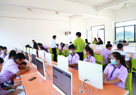 ภาพกิจกรรม  คณะวิทยาศาสตร์และเทคโนโลยี จัดค่ายวิทยาศาสตร์สัญจร ปีการศึกษา 2566  โรงเรียนคลองขลุงราษฎร์รังสรรค์