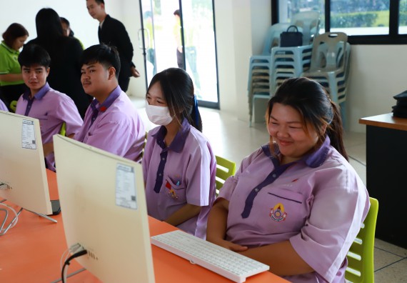 ภาพกิจกรรม  คณะวิทยาศาสตร์และเทคโนโลยี จัดค่ายวิทยาศาสตร์สัญจร ปีการศึกษา 2566  โรงเรียนคลองขลุงราษฎร์รังสรรค์