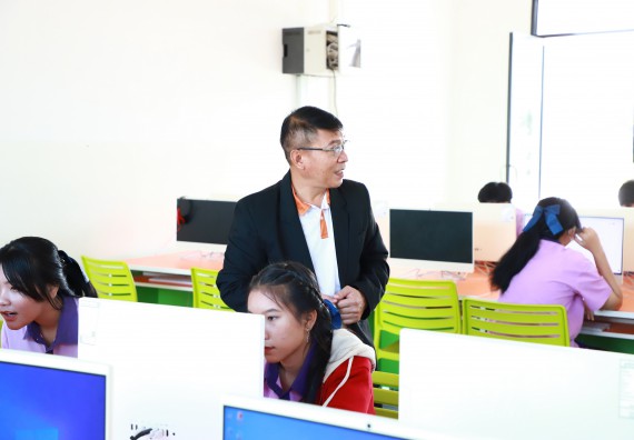 ภาพกิจกรรม  คณะวิทยาศาสตร์และเทคโนโลยี จัดค่ายวิทยาศาสตร์สัญจร ปีการศึกษา 2566  โรงเรียนคลองขลุงราษฎร์รังสรรค์